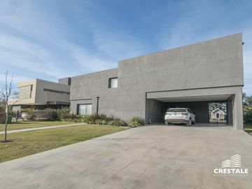 Venta / Permuta - Casa 3 dormitorios amueblada - Piscina - Palos Verdes Country Club, Fisherton.