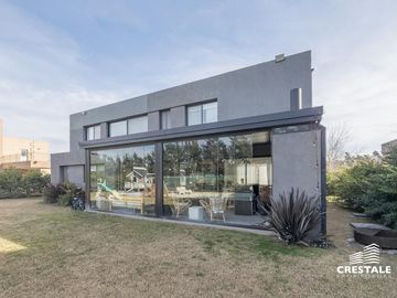 Venta / Permuta - Casa 3 dormitorios amueblada - Piscina - Palos Verdes Country Club, Fisherton.