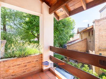 Casa a la venta en country Banco Provincia