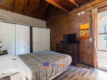 Casa a la venta en country Banco Provincia