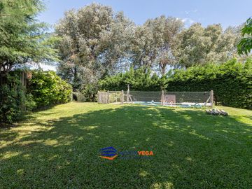 Casa a la venta en country Banco Provincia