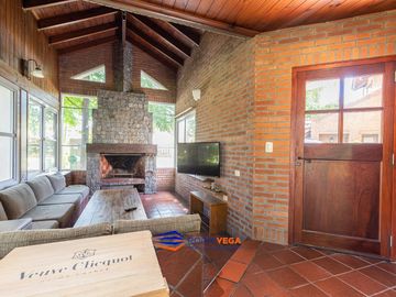 Casa a la venta en country Banco Provincia