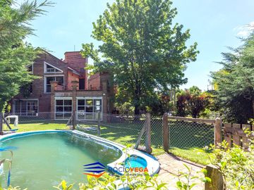 Casa a la venta en country Banco Provincia