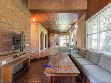 Casa a la venta en country Banco Provincia