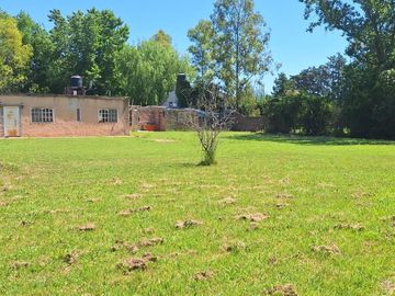 Terreno con casa en Francisco Alvarez (Moreno)