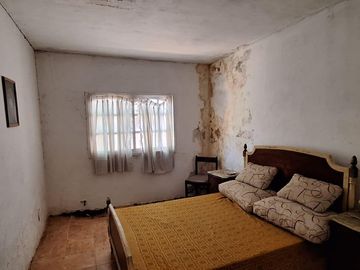 Terreno con casa en Francisco Alvarez (Moreno)