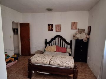 Terreno con casa en Francisco Alvarez (Moreno)