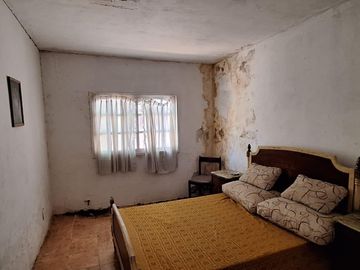 Terreno con casa en Francisco Alvarez (Moreno)