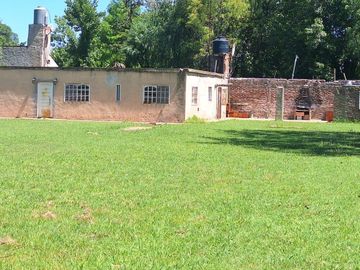 Terreno con casa en Francisco Alvarez (Moreno)