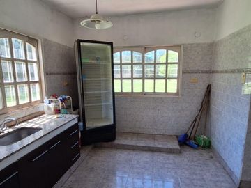 Terreno con casa en Francisco Alvarez (Moreno)