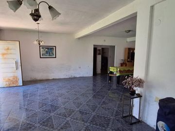 Terreno con casa en Francisco Alvarez (Moreno)