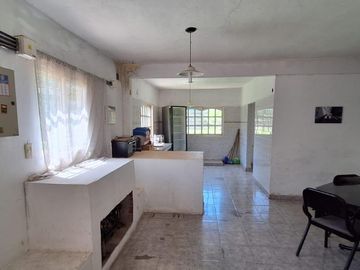 Terreno con casa en Francisco Alvarez (Moreno)