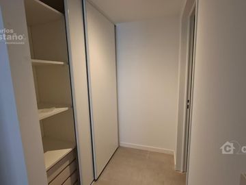 1 Amb. a Estrenar con Balcón en Piso Alto con Cochera, Piscina, SUM y Gym