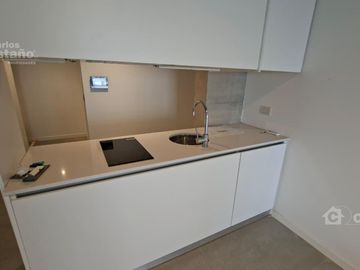 1 Amb. a Estrenar con Balcón en Piso Alto con Cochera, Piscina, SUM y Gym