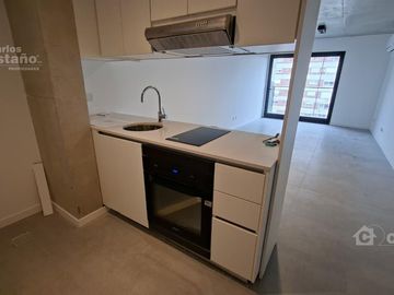 1 Amb. a Estrenar con Balcón en Piso Alto con Cochera, Piscina, SUM y Gym