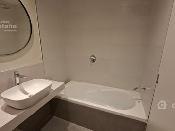 1 Amb. a Estrenar con Balcón en Piso Alto con Cochera, Piscina, SUM y Gym