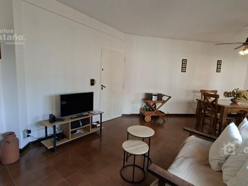 Depto en dúplex con cochera doble a 3 cuadras de av. Maipú
