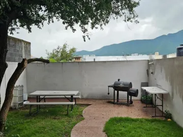 VILLA LAS FUENTES. PRECIOSA Y AMPLIA CASA EN VENTA. DE OPORTUNIDAD.