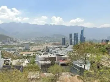 Terreno en venta en exclusiva colonia privada en San Pedro Garza García