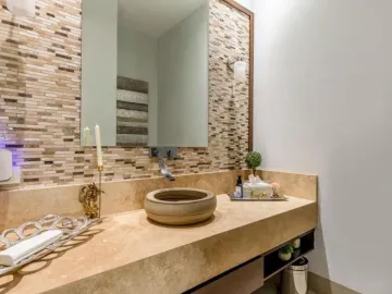 LOMAS DE MONTECRISTO. ESPECACULAR RESIDENCIA CON 3 NIVELES Y UNA PRECIOSA ALBERCA. OPORTUNIDAD ÚNICA