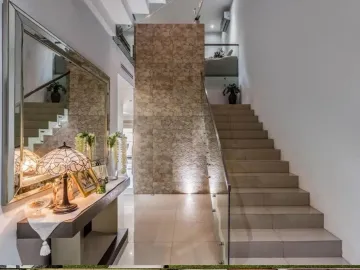 LOMAS DE MONTECRISTO. ESPECACULAR RESIDENCIA CON 3 NIVELES Y UNA PRECIOSA ALBERCA. OPORTUNIDAD ÚNICA