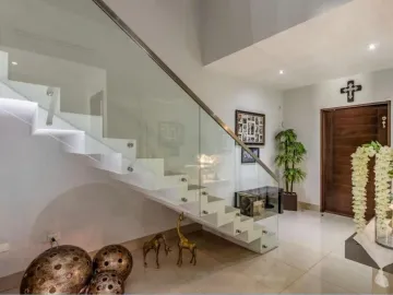 LOMAS DE MONTECRISTO. ESPECACULAR RESIDENCIA CON 3 NIVELES Y UNA PRECIOSA ALBERCA. OPORTUNIDAD ÚNICA
