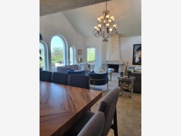 Casa en Venta en Valle de San Angel Sect Frances, San Pedro Garza García, Nuevo León
