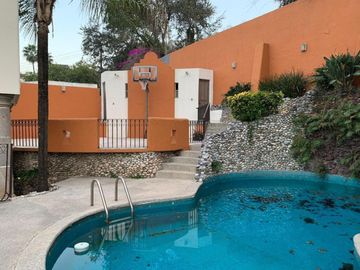 Casa en Venta en Valle de San Angel Sect Frances, San Pedro Garza García, Nuevo León