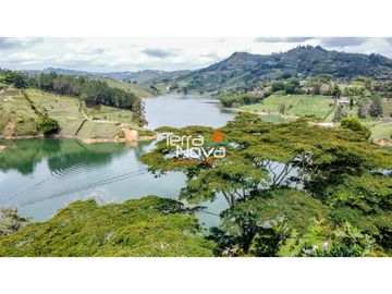 Finca con hermosa vista en venta El Peñol