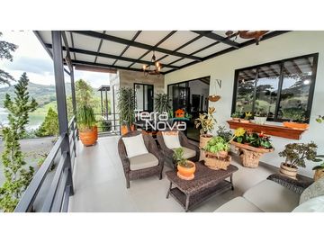 Finca con hermosa vista en venta El Peñol