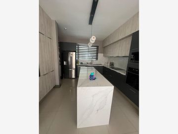 Casa en Venta en Fontana Residencial, Santiago, Nuevo León