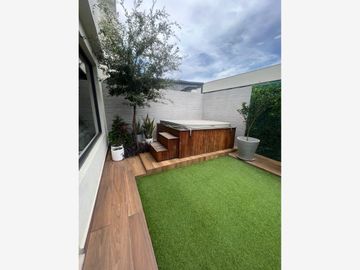 Casa en Venta en Fontana Residencial, Santiago, Nuevo León