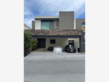 Casa en Venta en Fontana Residencial, Santiago, Nuevo León