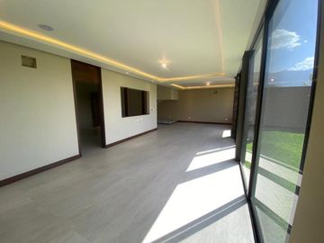 Casa en Venta en Castaños del Vergel, Monterrey, Nuevo León