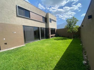 Casa en Venta en Castaños del Vergel, Monterrey, Nuevo León