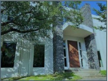 Casa en Venta en Olinala, San Pedro Garza García, Nuevo León