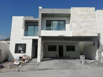 Casa en Venta en Canterías Norte, Monterrey, Nuevo León