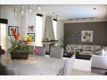 Casa en Venta en Jardines del Paseo, Monterrey, Nuevo León