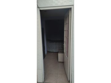 VENDO CASA EN LA ESMERALDA- MI