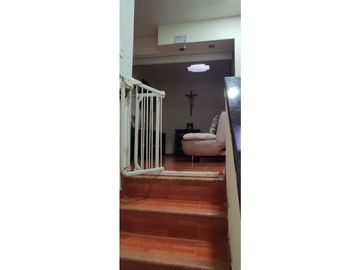 VENDO CASA EN LA ESMERALDA- MI