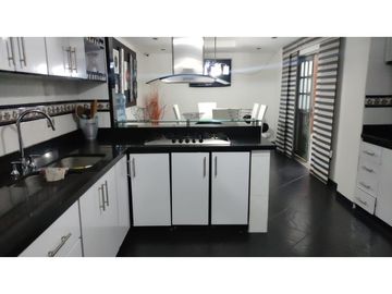 VENDO CASA EN LA ESMERALDA- MI