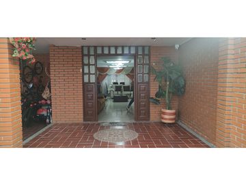 VENDO CASA EN LA ESMERALDA- MI