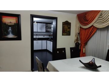 VENDO CASA EN LA ESMERALDA- MI