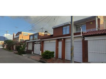 VENDO CASA EN LA ESMERALDA- MI