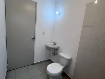 Casa en venta en Valle de la Hacienda, Toluca, México