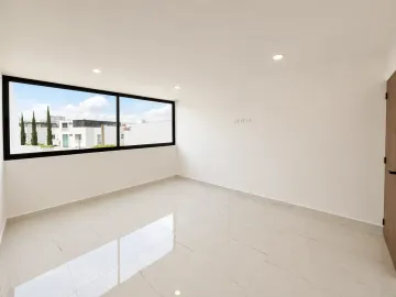 CASA EN VENTA FRENTE A ÁREA VERDE EN BARRIO CASCATTA, LOMAS DE ANGELÓPOLIS III