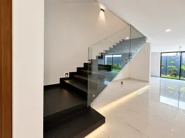 CASA EN VENTA FRENTE A ÁREA VERDE EN BARRIO CASCATTA, LOMAS DE ANGELÓPOLIS III
