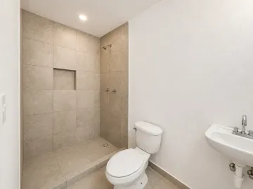 CASA EN VENTA FRENTE A ÁREA VERDE EN BARRIO CASCATTA, LOMAS DE ANGELÓPOLIS III