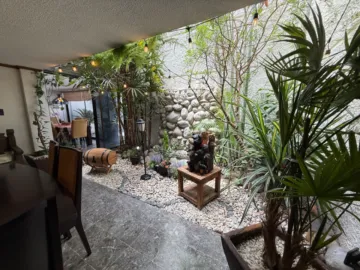 CASA TRADICIONAL POBLANA EN EL CERRITO A UNAS CALLES DE PLAZA CRYSTAL
