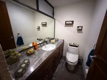 CASA TRADICIONAL POBLANA EN EL CERRITO A UNAS CALLES DE PLAZA CRYSTAL